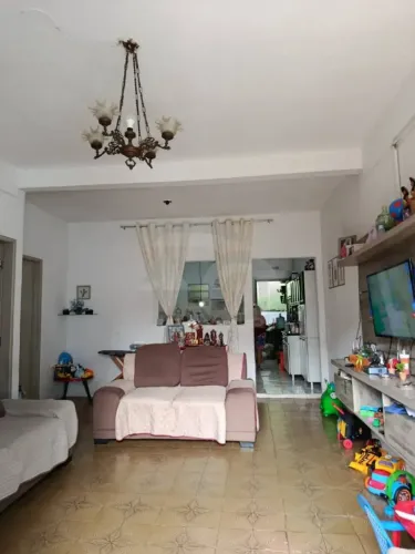 Casa com 6 Quartos, Suíte e 2 Vagas no Eduardo Gomes