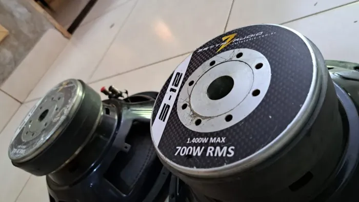 Par de zetta 700 RMS cada barato os dois por 750$ whatsapp *