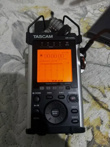 ravador Digital Portátil Tascam DR-44WL 