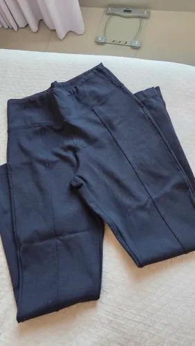 Calça preta