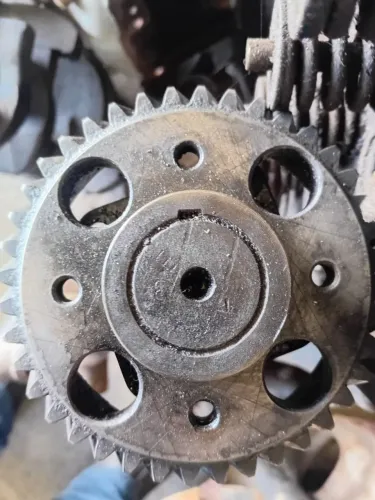 ENGRENAGEM DO COMANDO COM AVANÇO