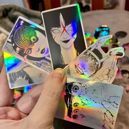 15 adesivos holográficos mangá Tomie Junji Ito