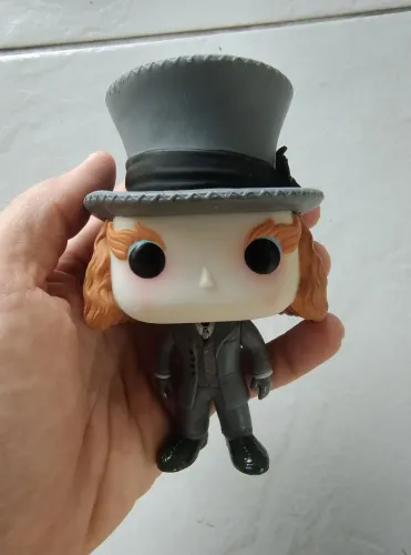 Funko pop Mad Hatter (chapeleiro maluco) em excelente estado de conservação 