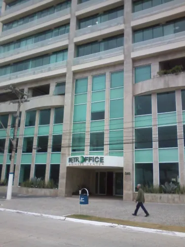 Sala Comercial na Imbetiba no Petrooffice para Locação .
