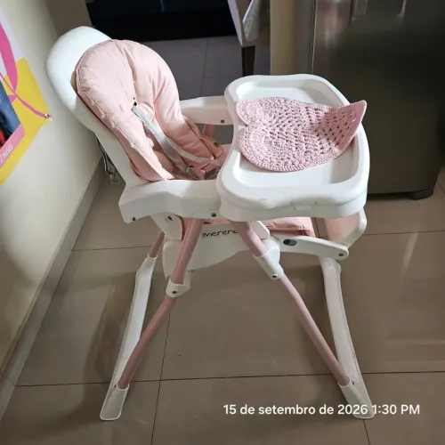 Cadeira de alimentação Burigoto Semi Nova
