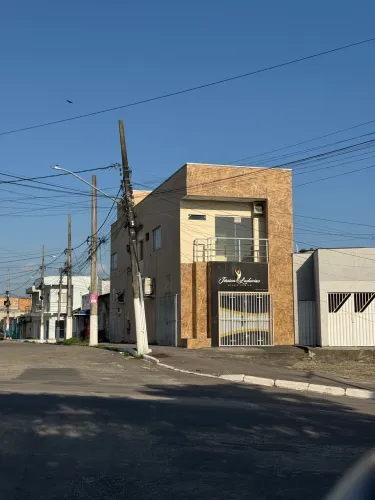 Vendo prédio de esquina