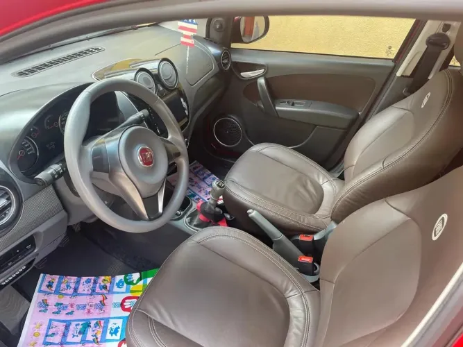 Fiat Grand Siena Attrac. 1.4 EVO F.flex 8V 2015