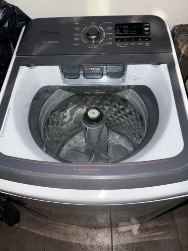 VENDO MÁQUINA 17KG DA ELETROLUX 