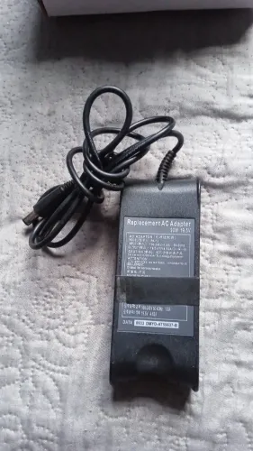 Vendo carregador de notebook Dell inspiron