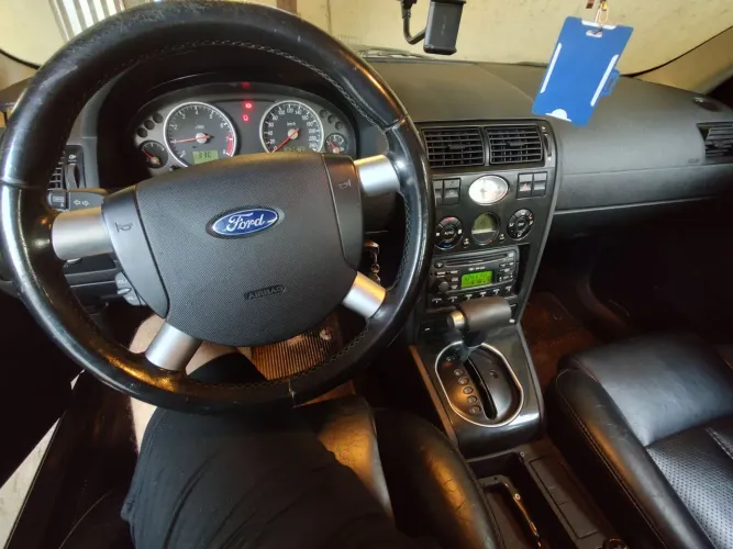 Ford Mondeo Ghia 2.0 16V 143cv 4P AUT 2002