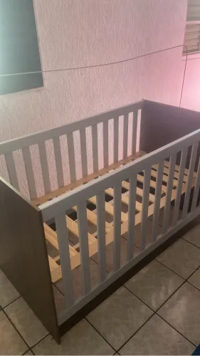Berço com colchão 