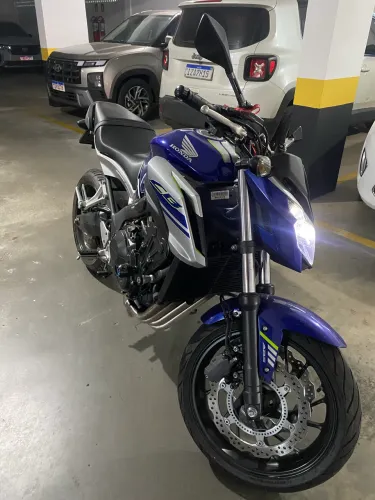 CB650f 2018 impecável