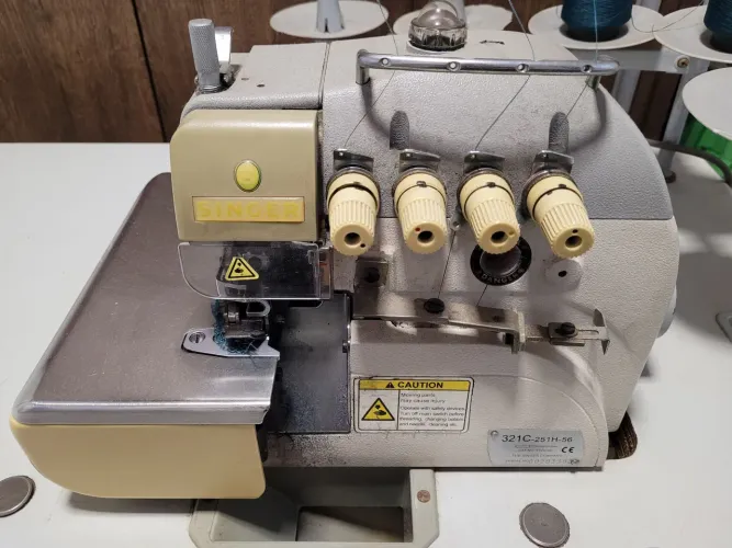 Máquina de costura Singer Overlock/Intralock Semi-Industrial