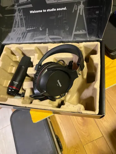 kit studio Focusrite 4 geração