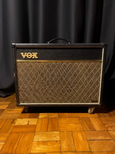 Amplificador Vox AC15vr