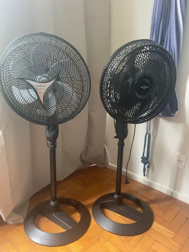 Vendo dois ventiladores da marca Mallory pra retirada de peças.