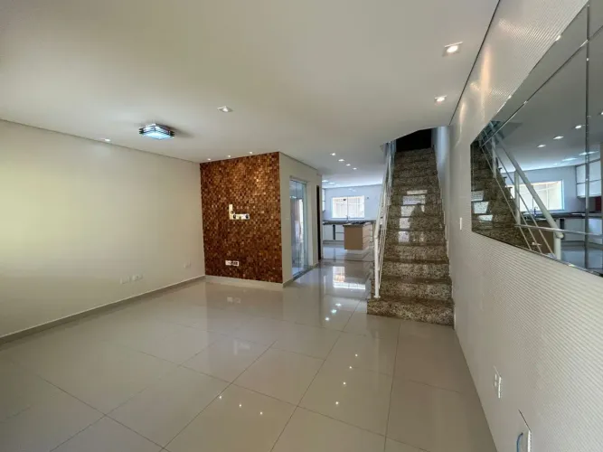 Sobrado com 02 dormitórios para locação, 182 m² no bairro Vila Curuçá - Santo André/SP