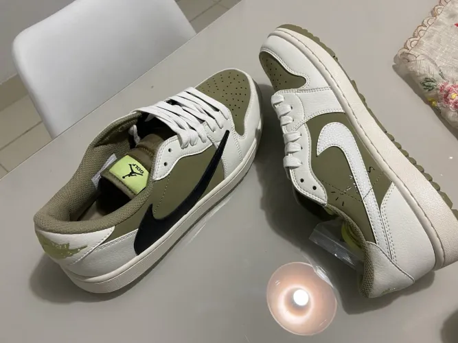 Tênis Nike Travis Scott neutral olive