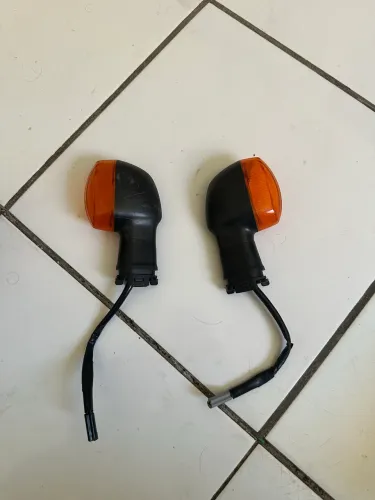 2 pares de pisca original da YZR-R1 1000cc 2008