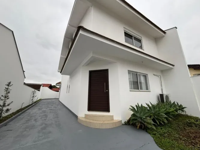 SOBRADO no GLÓRIA com 3 quartos para LOCAÇÃO, 187 m²