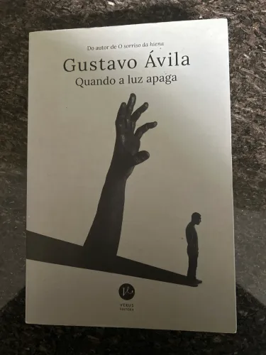 Quando a luz apaga, Gustavo Ávila (usado)