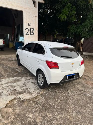 Imagem de Chevrolet Onix Hatch LT 1.0 8V Flex Mec. 4P 2017
