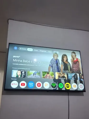 Vendo tv novinha 4 meses de uso, motivo mudança para outro estado