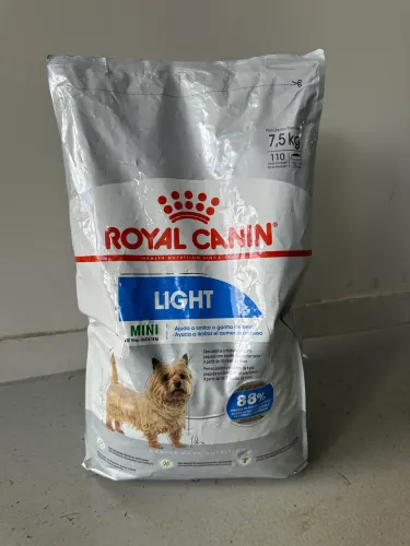 Ração Royal Canin Mini Light para Cães Adultos de Porte Pequeno com Tendência à Obesidade