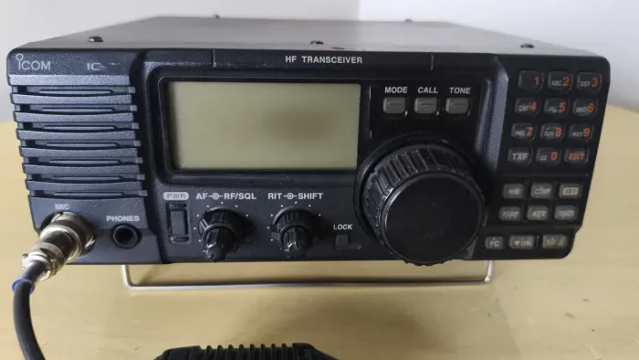 Rádio amador Icom ic78
