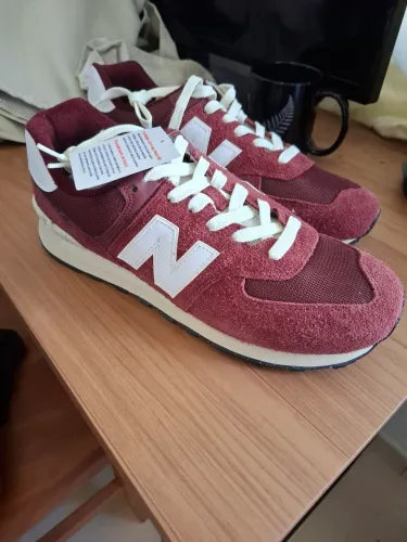 New Balance 574 42 novo na caixa