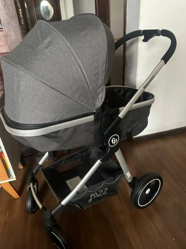 Carrinho de Bebê FIsher Price - Jazz com Moisés