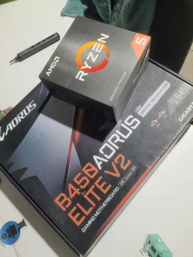 B450 Aorus Ryzen 5 5500 16Gb DEFEITO