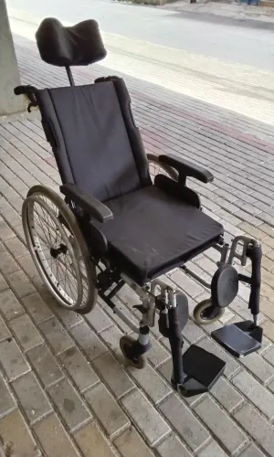 Cadeira de Rodas Confort