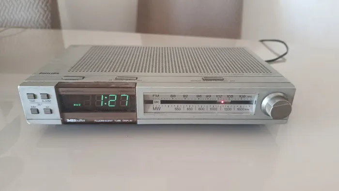 Rádio relógio antigo 1980 philips
