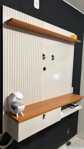 PAINEL PARA TV COM PRATELEIRA E GAVETA - NOVO