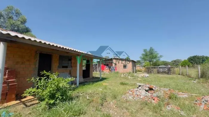 Velleda oferece maravilhosa casa em construção com terreno plano.