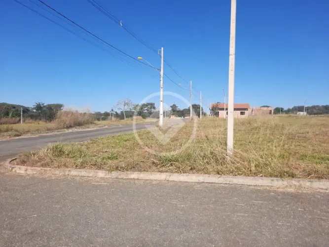 LOTE DE ESQUINA À VENDA  PORTAL DAS ÁGUAS codigo: 366872