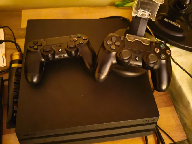 PS4 PRO 1 TB+2CONTROLES+12 JOGOS FÍSICOS E ALGUNS VIRTUAIS