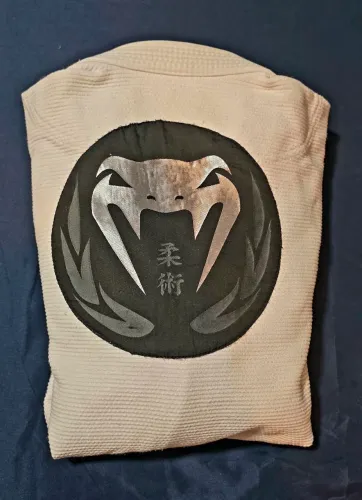 Kimono Venum Premium Branco A2 - Excelente Estado
