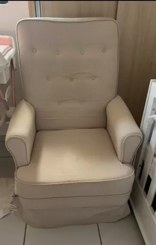 Poltrona amamentação com balanço em linho (FRETE INCLUSO PARA JOÃO PESSOA)