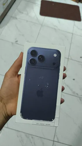 iPhone 17 pro Max lacrado