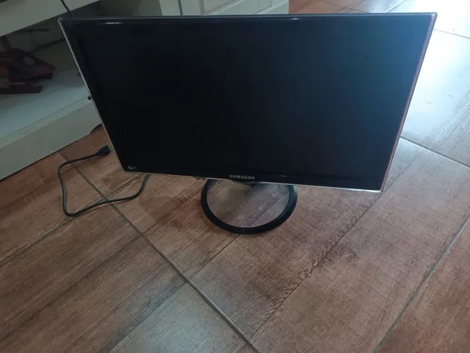 Monitor Samsung com defeito