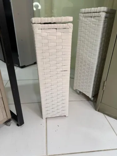 Roupeiro sintético