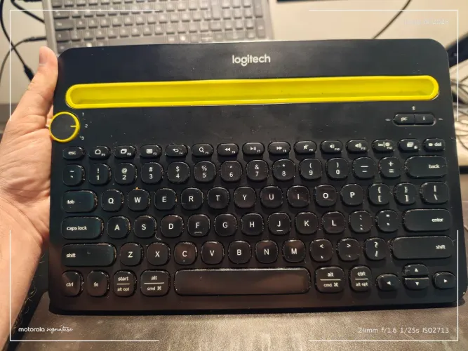 Teclado Logitech K480 Bluetooth Multi-Device - Suporte para Tablet e Celular