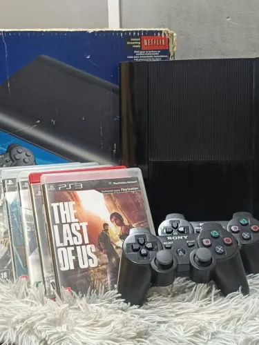 Vendo play 3 super slim desbloqueado