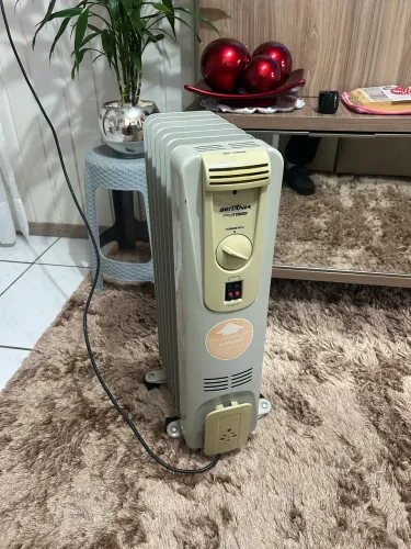Aquecedor a óleo Britânia 1500w