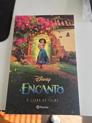 ENCANTO- O LIVRO DO FILME - 144 PÁGINAS