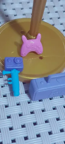 Rádio, câmera fotográfica e Joystick da boneca barbie 