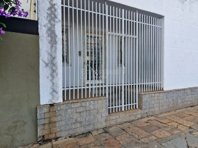 Locação de Casas / Comercial na cidade de Araraquara