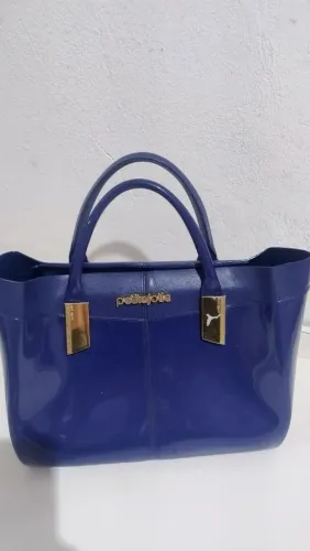 Bolsa linda da petite Jolie, possui algumas marcas de uso,nada que impeça de usar